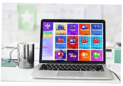 Spelar online bingo hos Play OJO i bärbar dator.